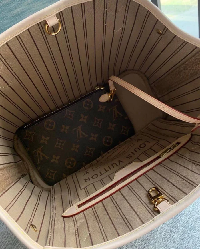 Louis Vuitton Neverfull MM - Image 7