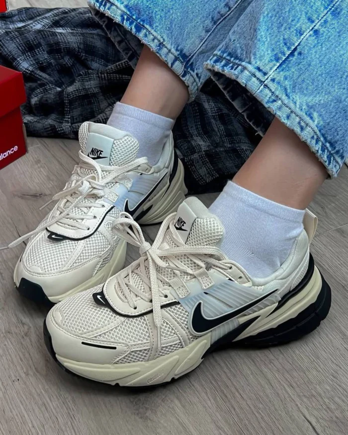 Nike V2K Run - Image 2