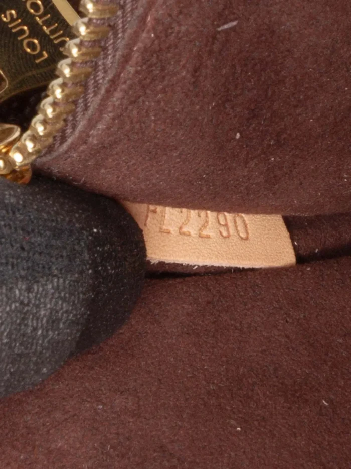 Louis Vuitton Pochette Métis - Image 6