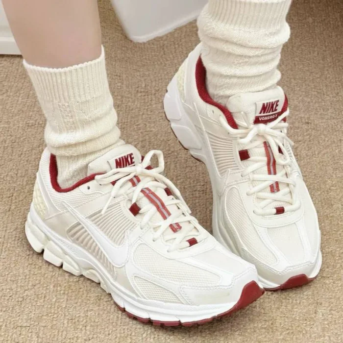 Nike Zoom Vomero 5 - Image 16