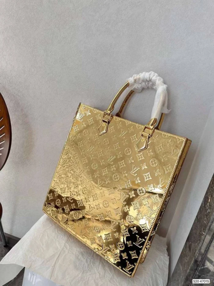Louis Vuitton Sac Plat Tote - Image 7