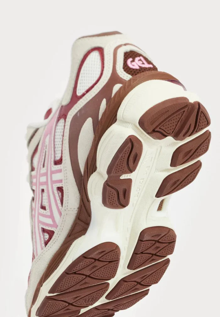 GEL-KAYANO™ 14 x JJJJound - Image 22