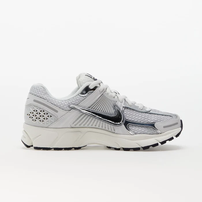 Nike Zoom Vomero 5 - Image 38
