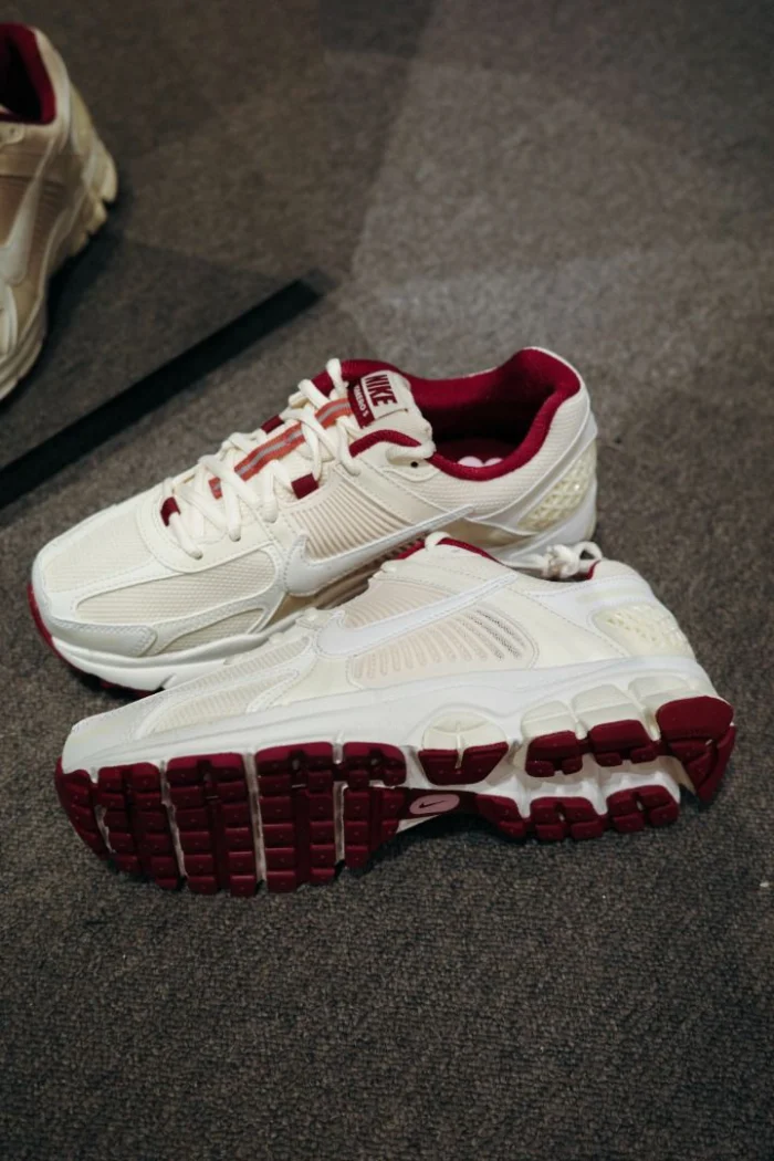 Nike Zoom Vomero 5 - Image 18