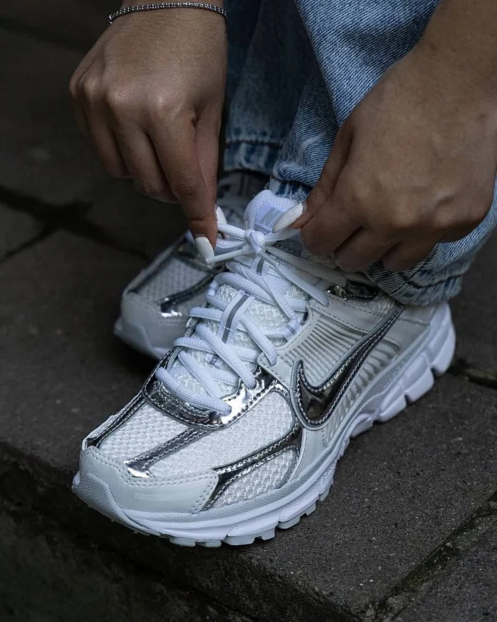 Nike Zoom Vomero 5 - Image 39