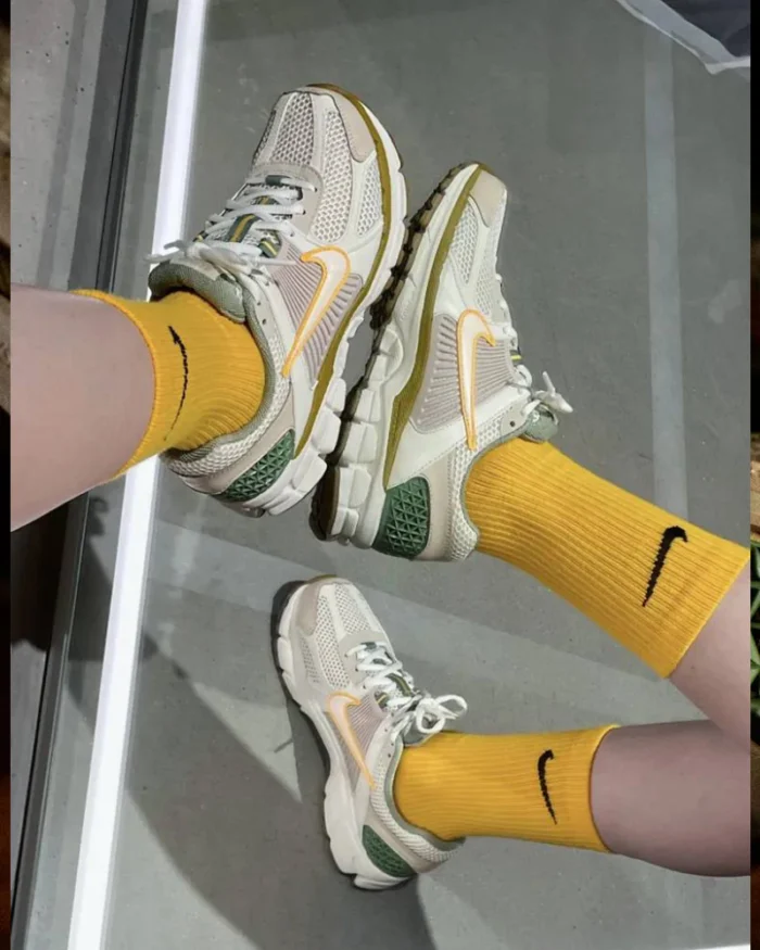 Nike Zoom Vomero 5 - Image 4
