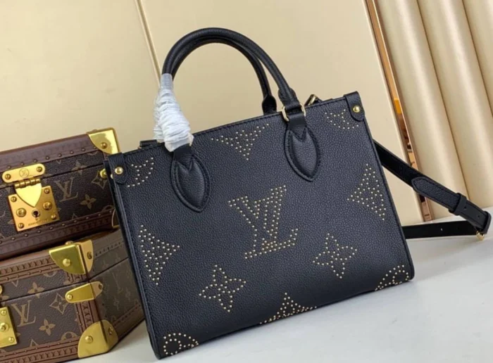 Louis Vuitton OnTheGo PM - Image 4